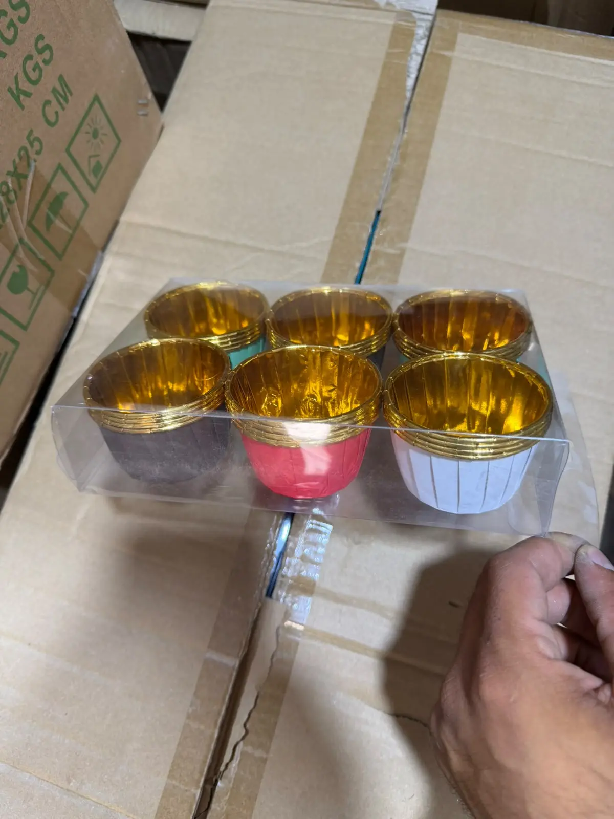 طقم 6 قوالب مافن وكب كيك ذهبية ميتاليك
