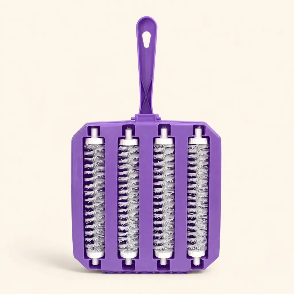 Brosse ramasse-miettes à 4 rouleaux violette